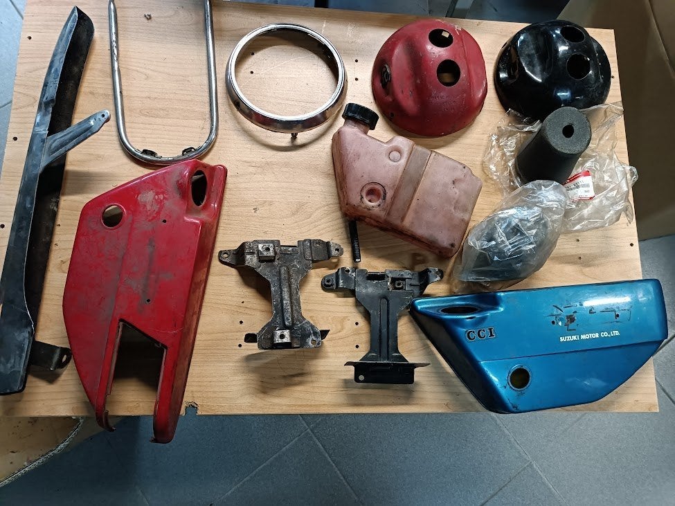 ONDERDELEN SUZUKI GT 250, Ophalen of Verzenden, Gebruikt