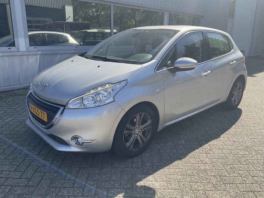 Peugeot 208 1.6 VTi Allure (bj 2014), Voorwielaandrijving, Euro 5, Stof, Gebruikt