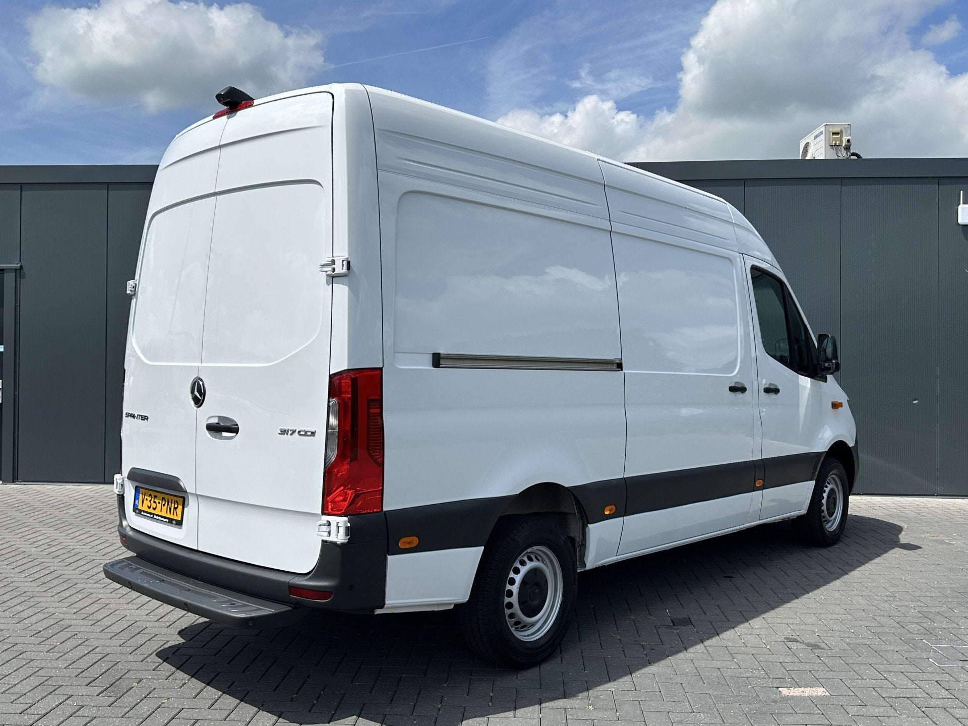 Mercedes-Benz Sprinter 317 CDI 9G-TRONIC RWD FACELIFT / L2H2, Automaat, Multifunctioneel stuurwiel, Achterwielaandrijving, Gebruikt