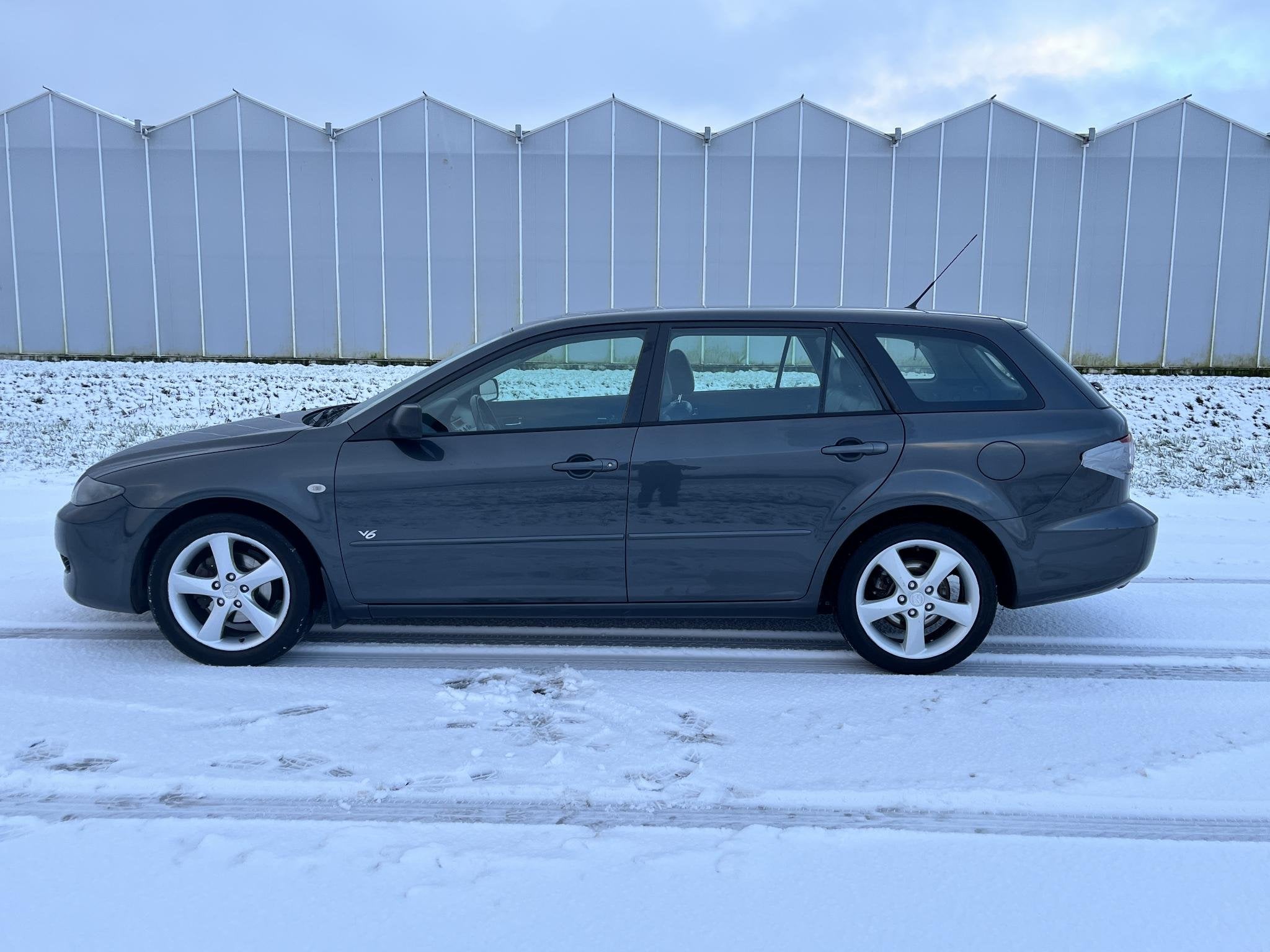 Mazda 6 V6 Sportswagon schuifdak, lederen bekleding, Auto's, Mazda, Stof, Gebruikt, 4 cilinders, 2261 cc