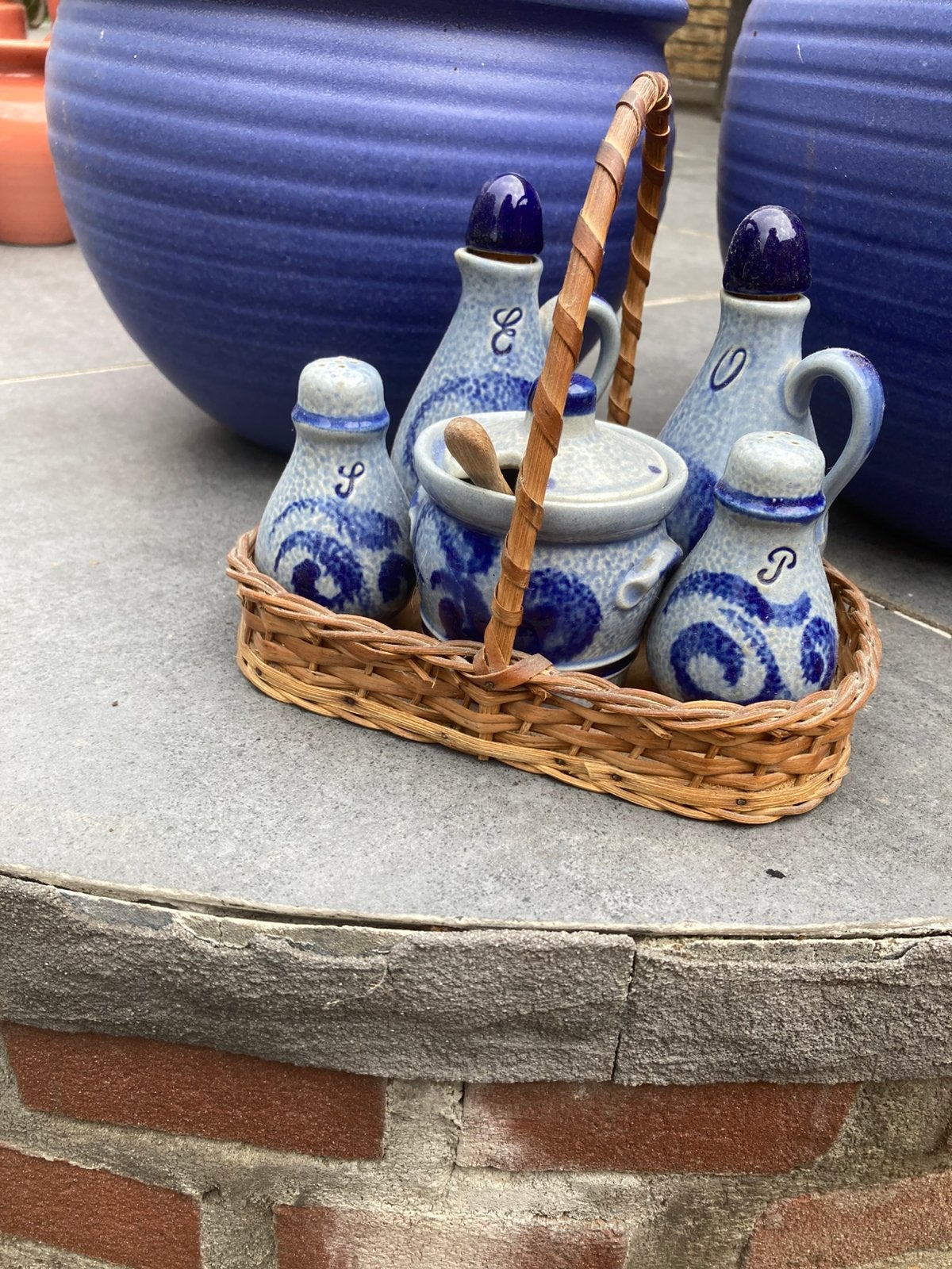 Keuls aardewerk tafel stel in rieten mandje., Ophalen of Verzenden, Zo goed als nieuw, Meisje, Schoentjes