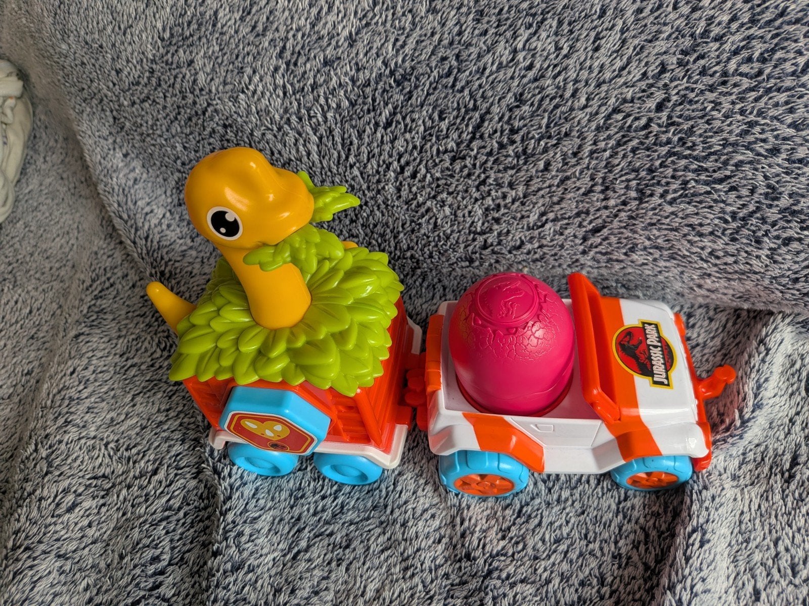 Dino auto met draaiende dino, Jurassic Park, Ophalen of Verzenden, Zo goed als nieuw, Jongen of Meisje