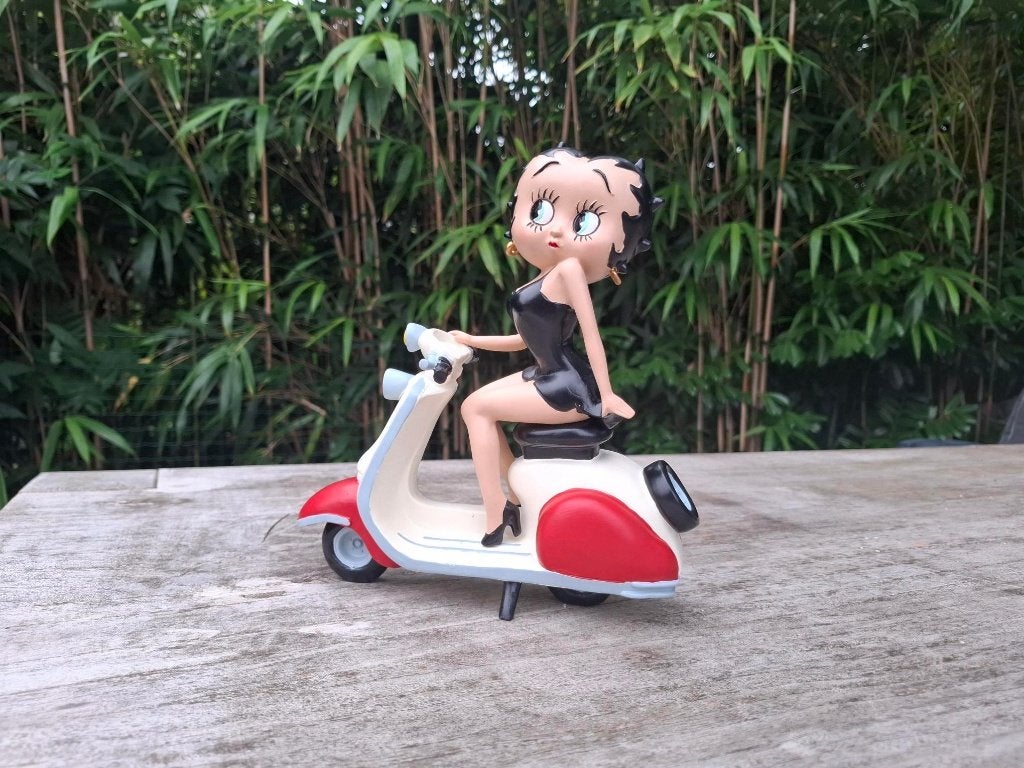 Betty Boop op vespa., Verzamelen, Beelden en Beeldjes, Ophalen, Nieuw, Overige typen