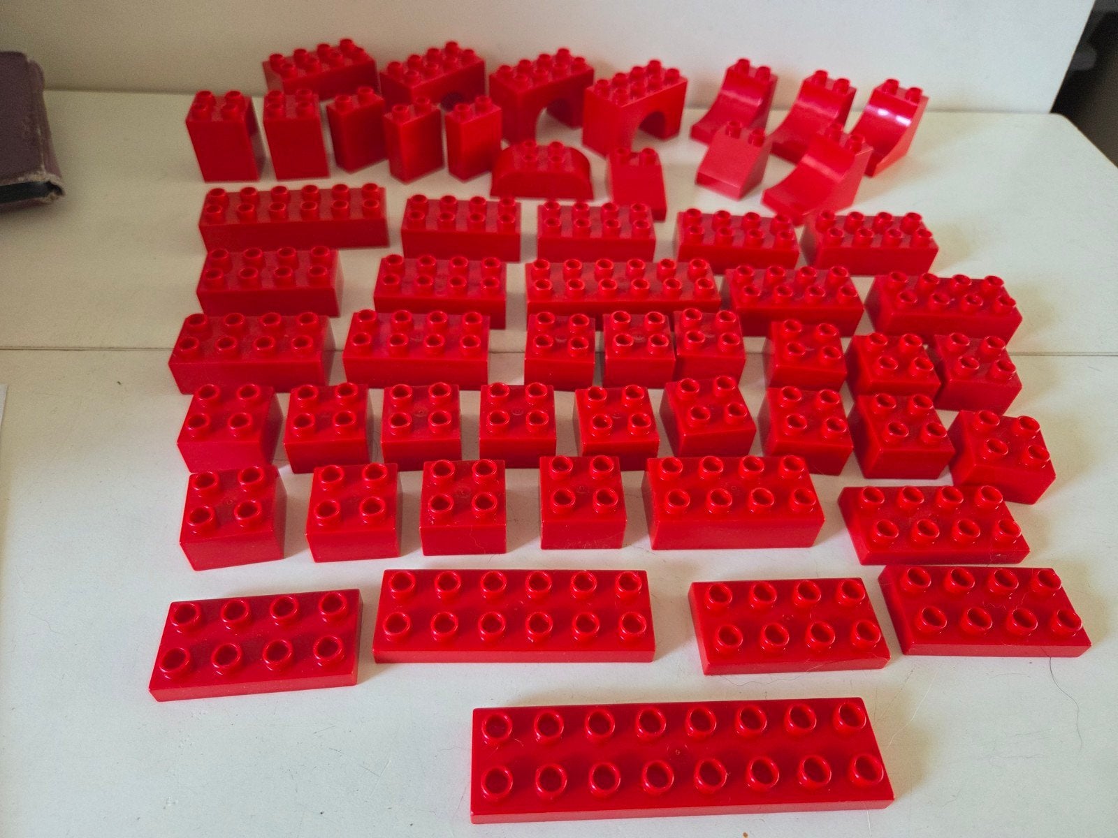 LEGO Duplo 54 Rode Bouwstenen - Diverse Vormen, Kinderen en Baby's, Speelgoed | Bouwstenen, Ophalen of Verzenden, Zo goed als nieuw
