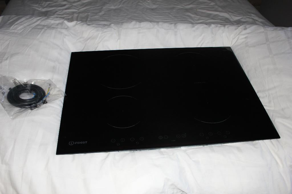 inductiekookplaat Indesit VID741BC, Ophalen, Nieuw, 4 kookzones, Inductie