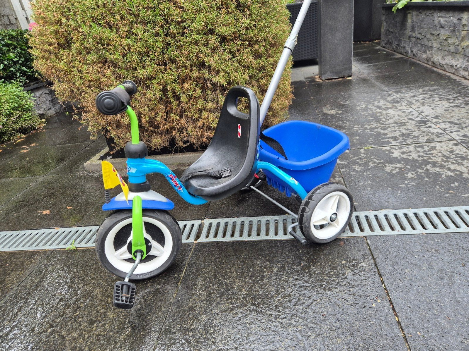 Puky driewieler met duwstang en kiepbakje, Kinderen en Baby's, Speelgoed | Buiten | Voertuigen en Loopfietsen, Ophalen of Verzenden