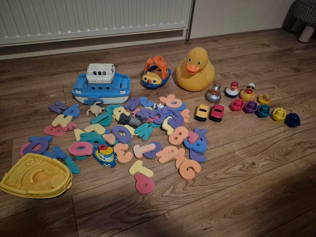 Badspeelgoed: bootjes, eendjes en letters speelgoed, Ophalen of Verzenden