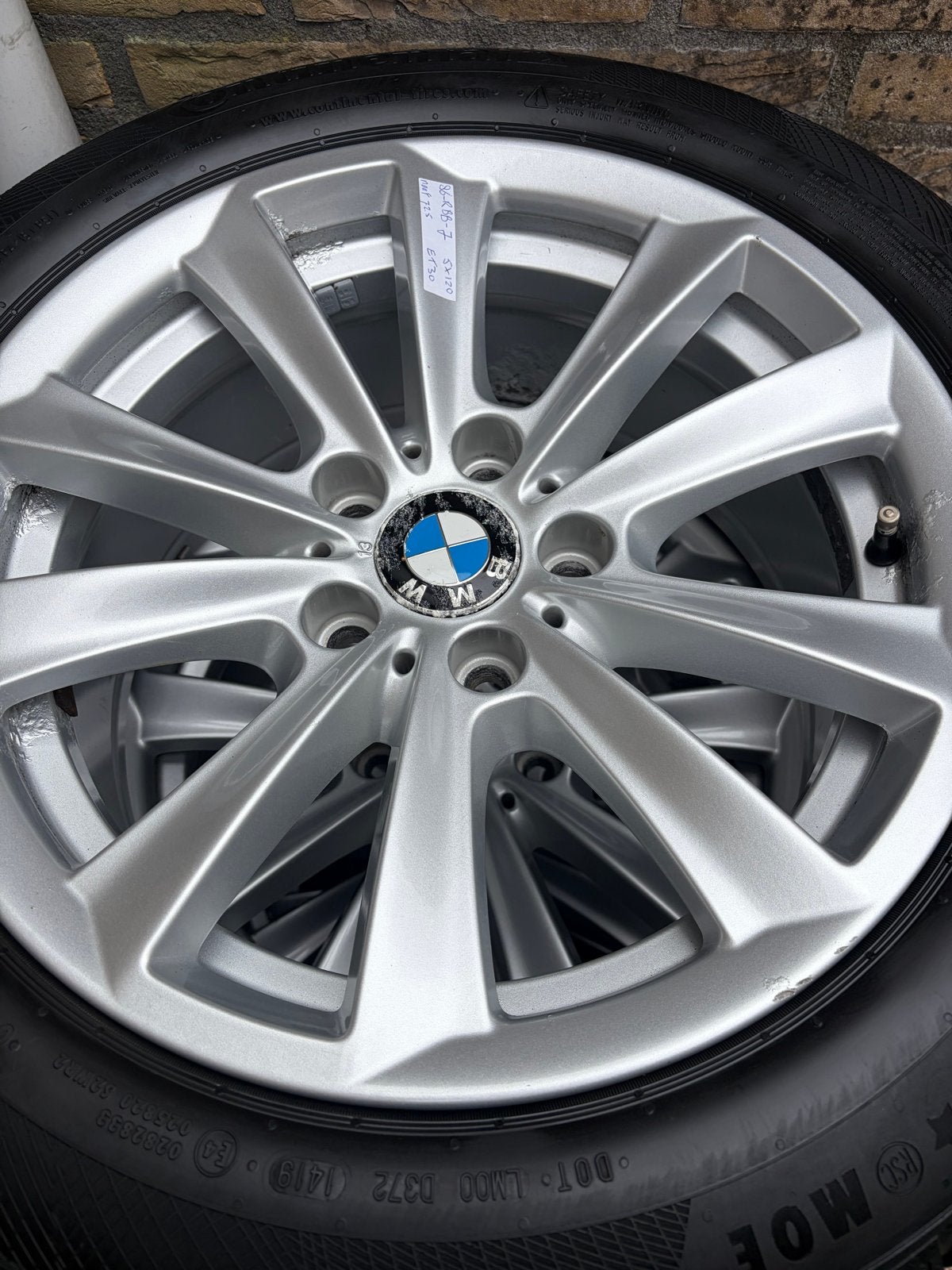 BMW 17 inch velgen met Continental winterbanden 225/55 R17, Ophalen, Gebruikt, Banden en Velgen, Winterbanden