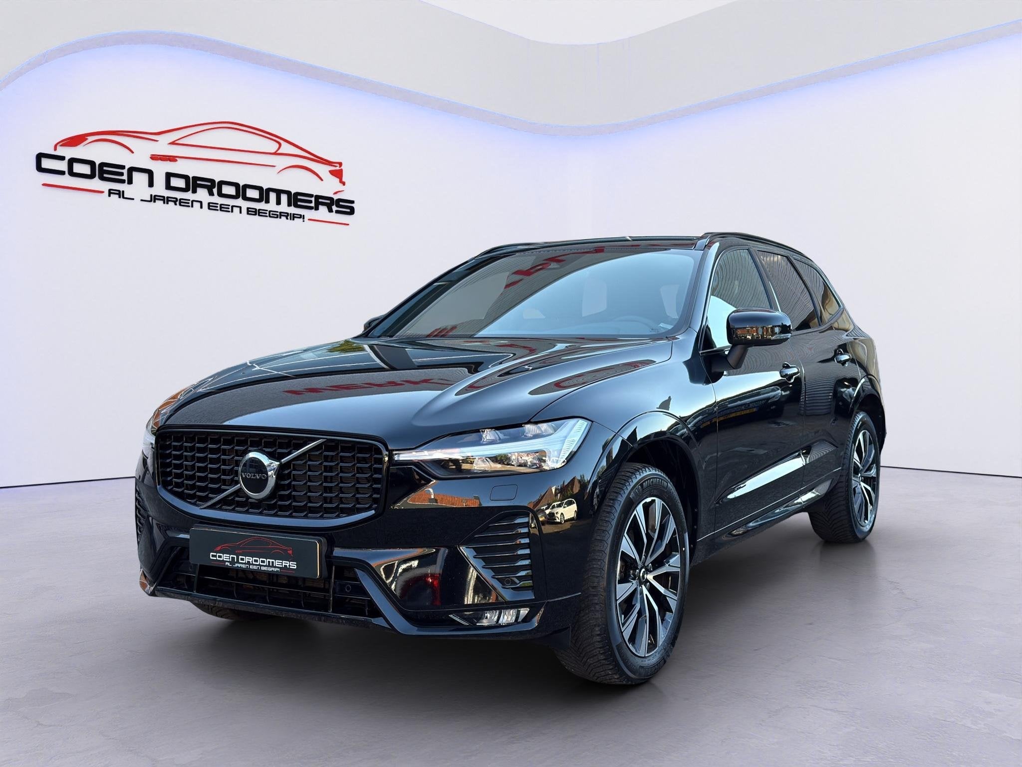 Volvo XC60 2.0 B4 Plus Dark mild hybrid/Apple Carplay/Sports, Auto's, Gebruikt, Euro 6, 4 cilinders, 1969 cc