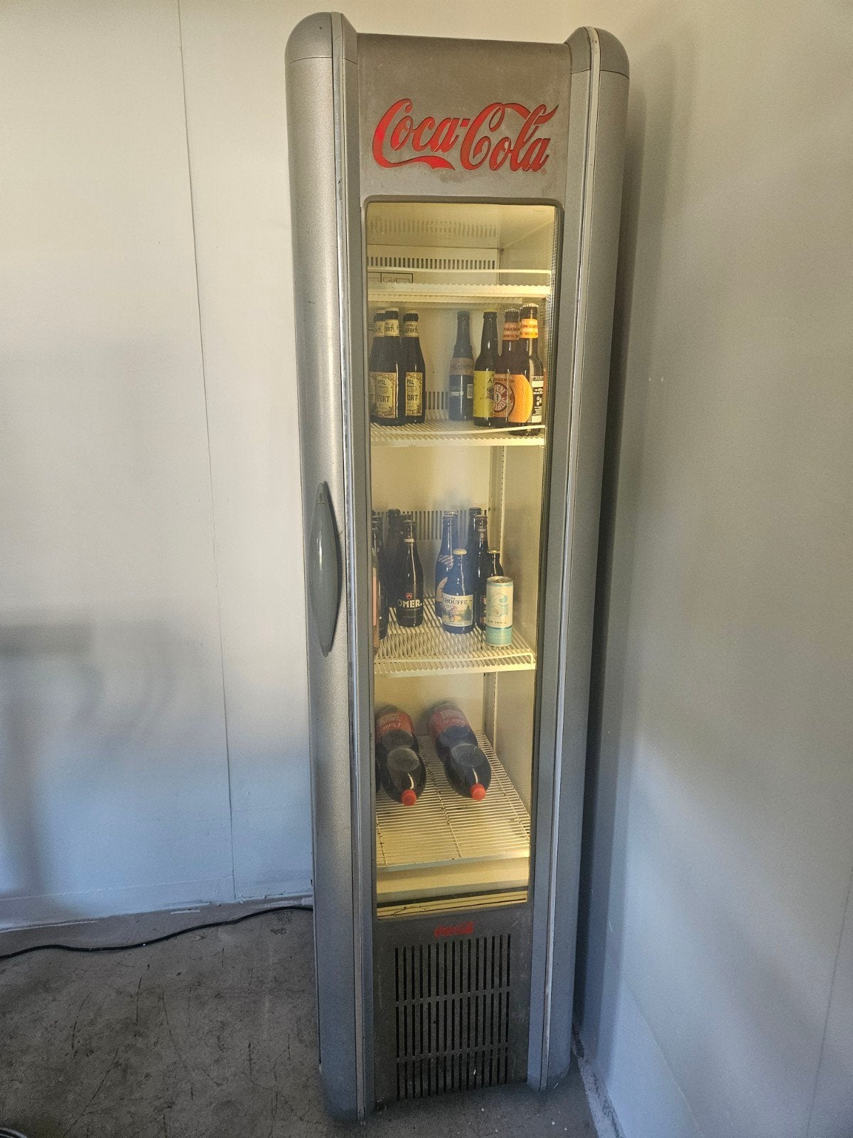 Coca Cola koelkast met glazen deur en licht, Witgoed en Apparatuur, Koelkasten en IJskasten, Ophalen, 200 liter of meer, 160 cm of meer