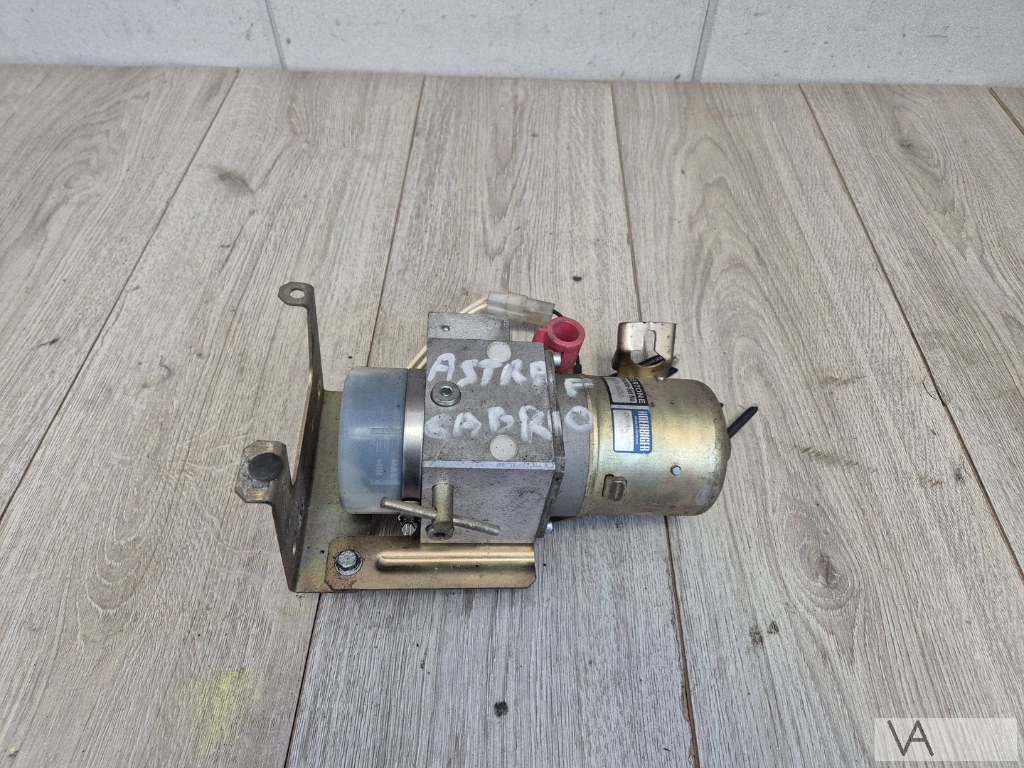 Opel Astra F 1993 - 2001 cabriodak motor pomp ber4630 €150, Gebruikt, -, -, Opel