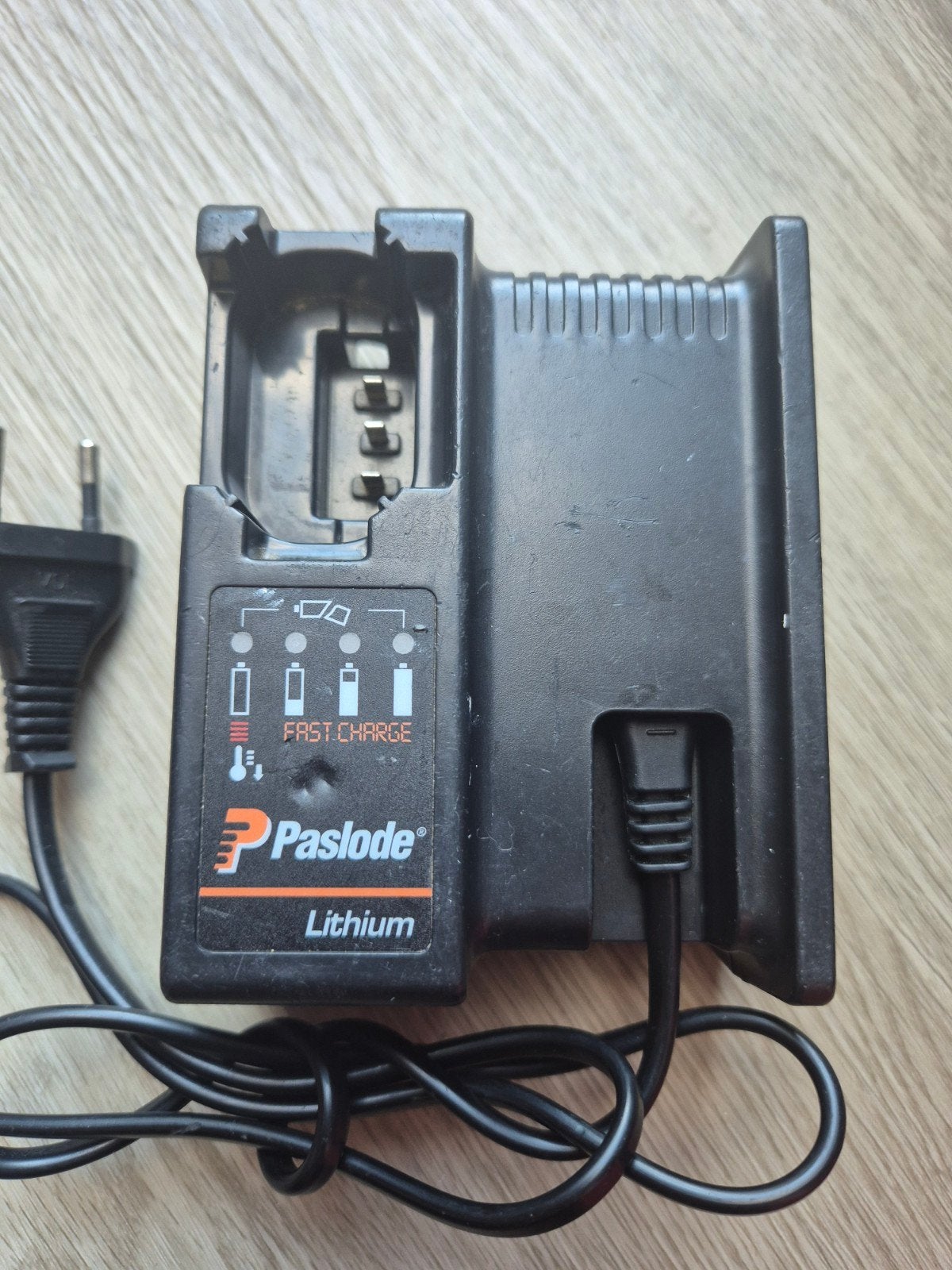 Paslode Snellader Lithium 018881 voor Nagelpistool, Doe-het-zelf en Verbouw, Gereedschap | Overige machines, Ophalen of Verzenden