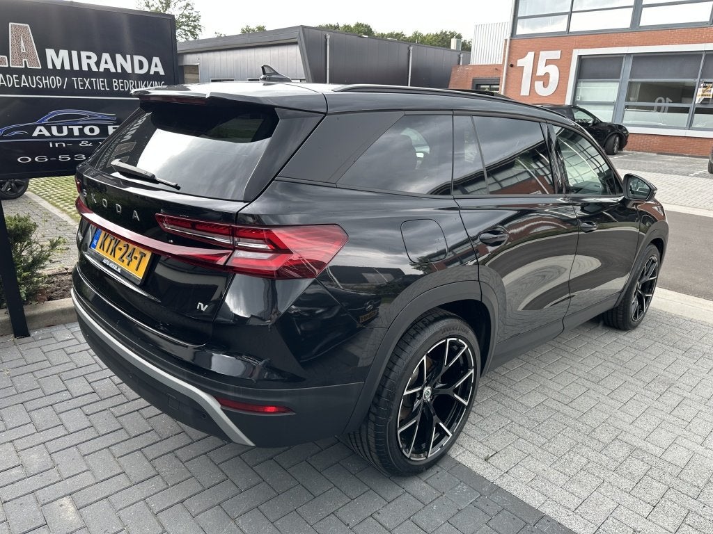 Skoda Kodiaq 1.5 TSI PHEV Sportline Business Leder Pano, Auto's, 4 cilinders, Bedrijf, 1813 kg, SUV of Terreinwagen