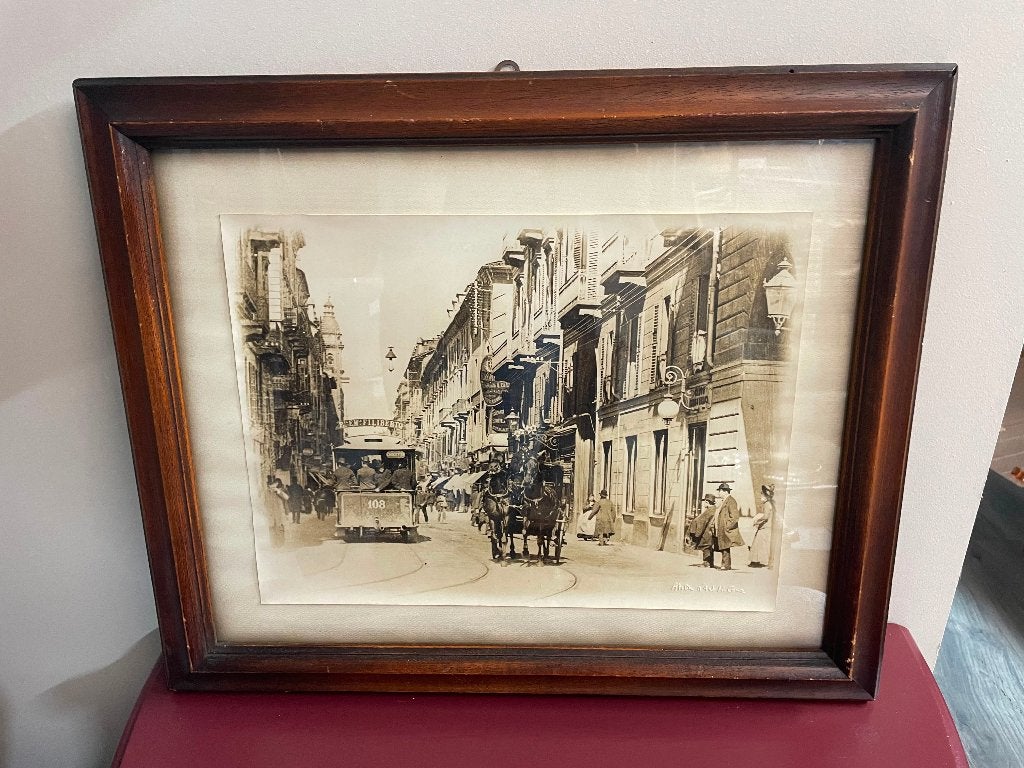 foto in lijst. Breedte 56 cm. Hoogte 46,5 cm, Ophalen, Gebruikt, Foto of Poster, 5 – 50
