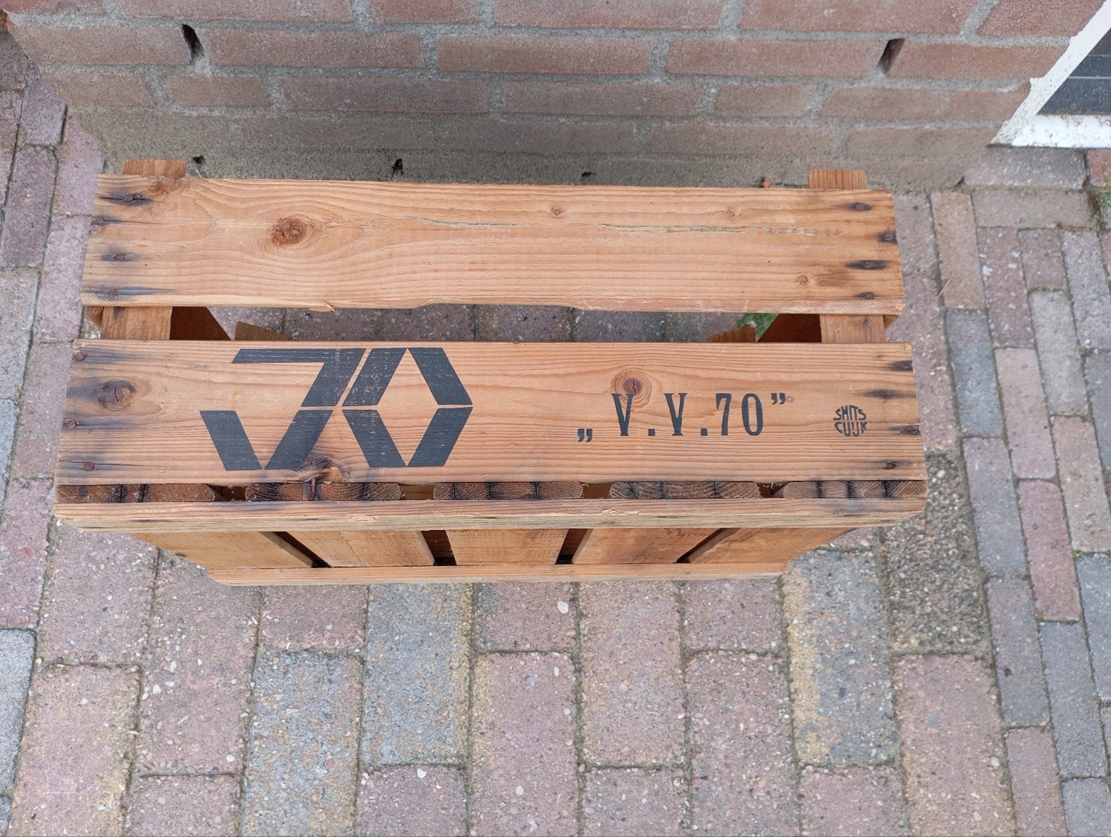 Houten krat met opdruk "V.V. 70", Ophalen, Gebruikt, 50 tot 100 cm, Minder dan 50 cm