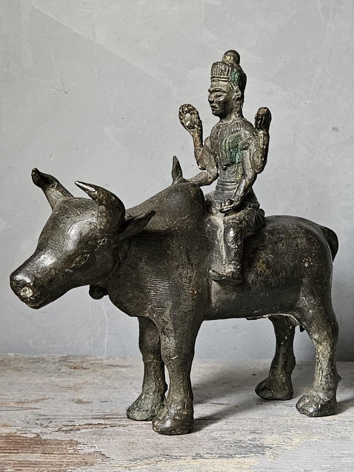 Bronzen vierarmige godheid op buffel ( nandi), Verzenden, Brons