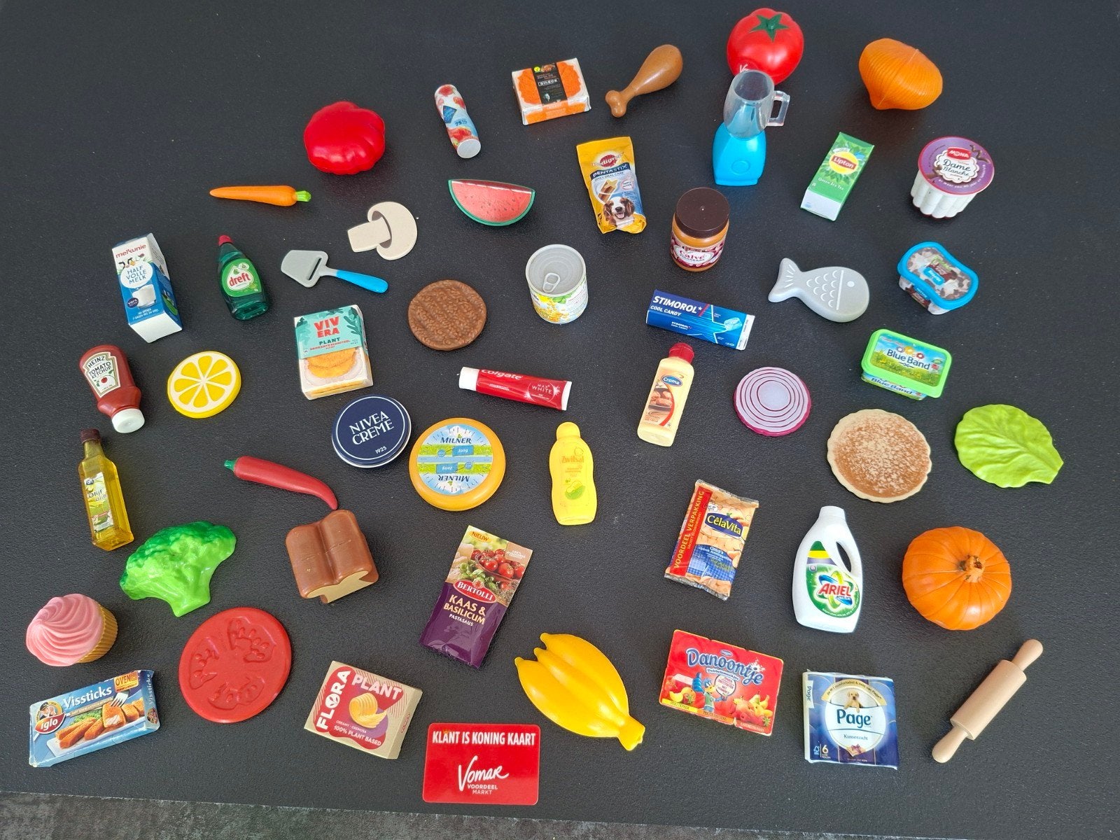 50 verschillende boodschapje uit 2018 winkeltje kinderkeuken, Vomar, Ophalen of Verzenden