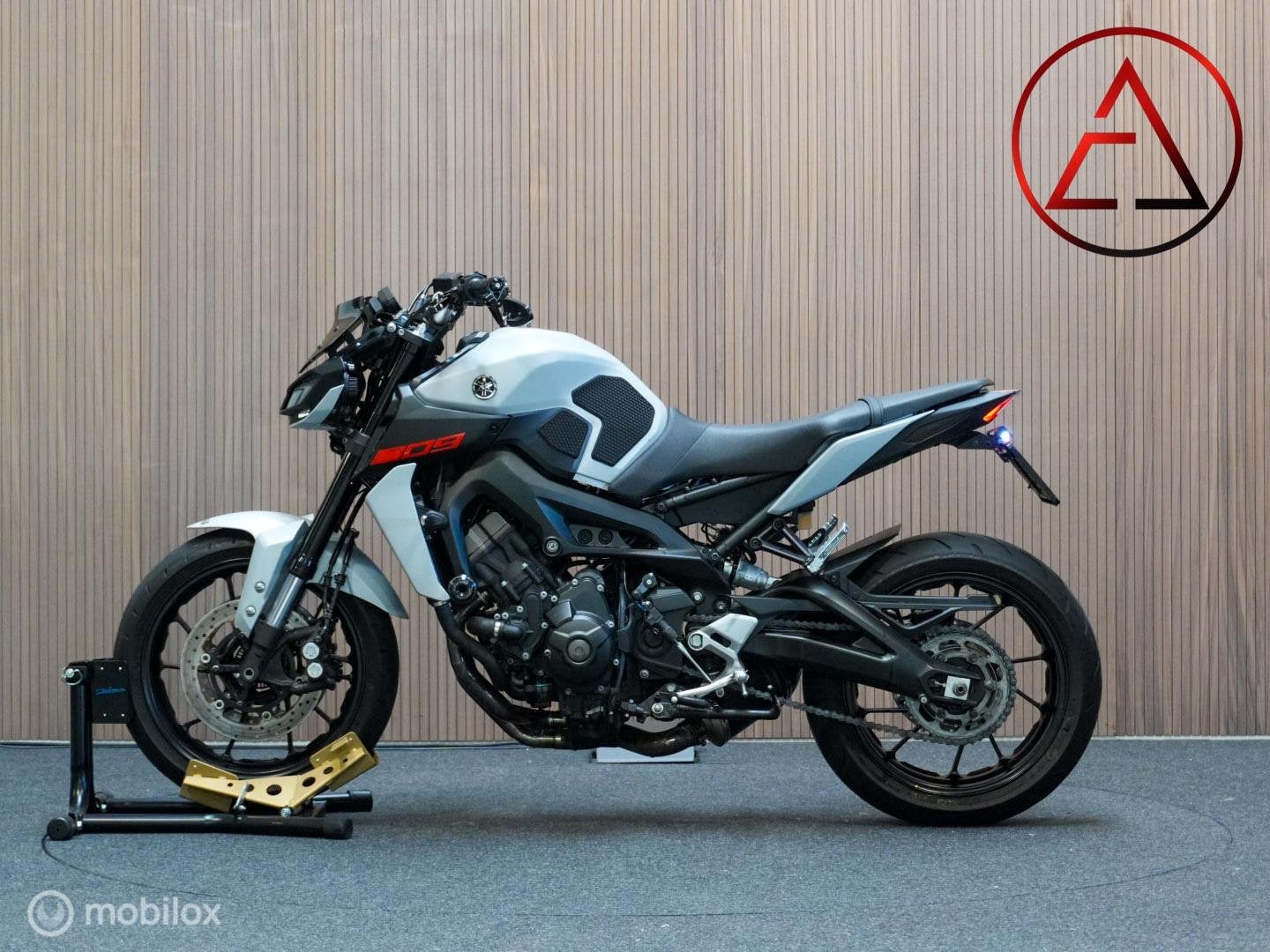 Yamaha MT-09 2018 | Quickshifter + BlackWidow | 8.838km, Info@yamaha.nl, Christiaan huygensweg 32D, Bedrijf, Meer dan 35 kW