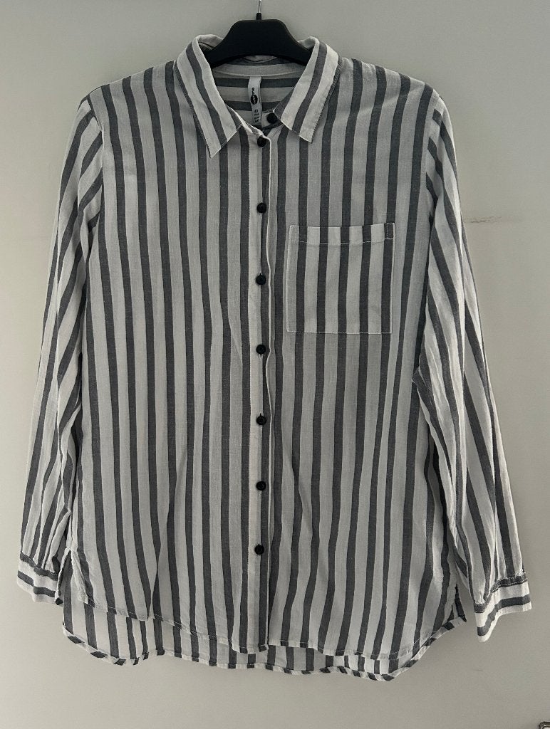 Ever me / Takko grijs/wit gestreepte blouse maat 40, Kleding | Dames, Maat 38/40 (M), Ophalen of Verzenden, Zo goed als nieuw