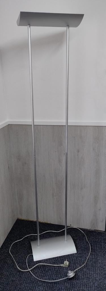 PHILIPS Moderne zilverkleurige vloerlamp. Staande lamp., Ophalen of Verzenden, Gebruikt, 150 tot 200 cm