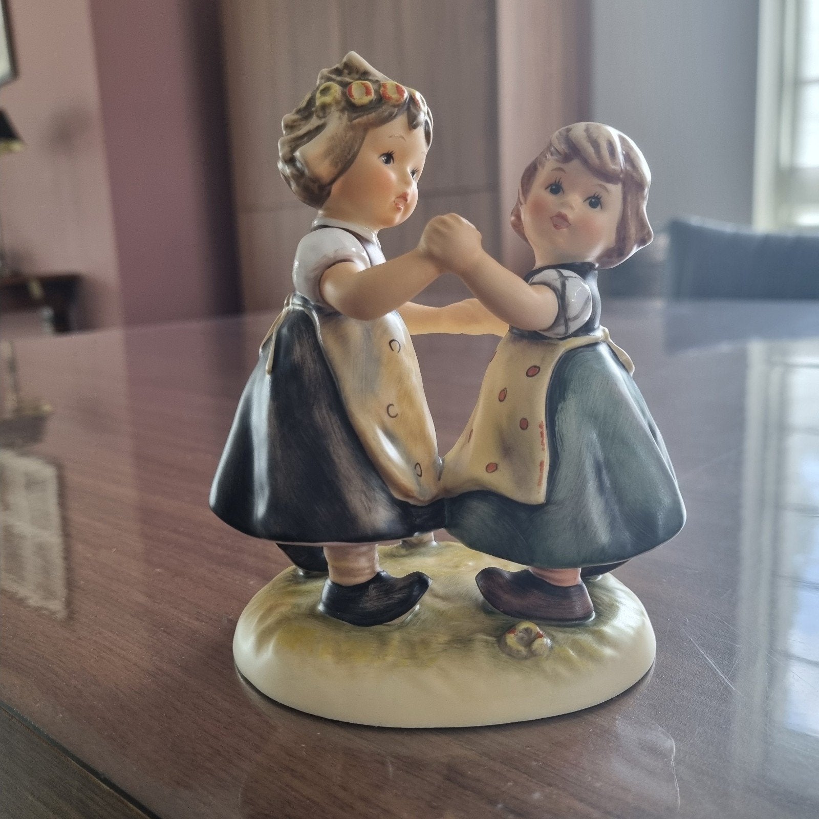 Te koop: Beeldje Hummel " Spring Dance", Verzamelen, Ophalen of Verzenden, Zo goed als nieuw, Hummel