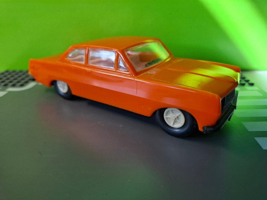 VEB Plasticart - Opel Rekord 1700 Coupe [oranje] 1/30, Ophalen of Verzenden, Zo goed als nieuw, Auto