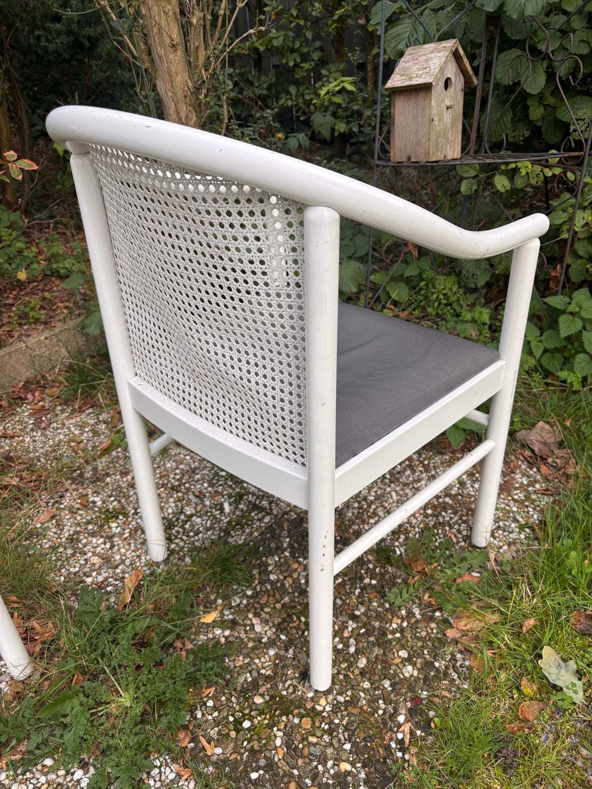 Set van 2 rotan stoelen - Wit met grijze kussens, Huis en Inrichting, Gebruikt, Twee, Wit, Riet of Rotan