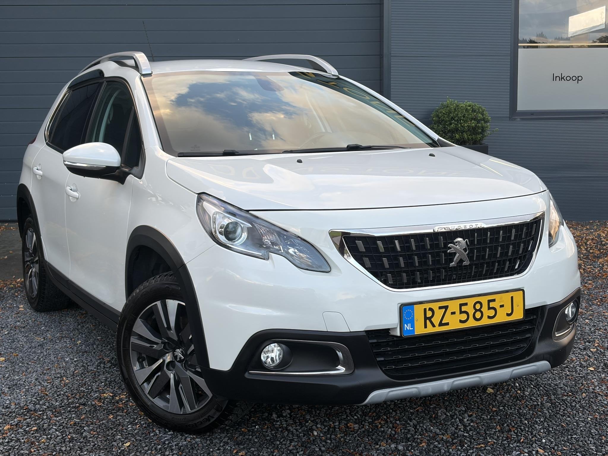Peugeot 2008 1.2 PureTech Allure ✓Camera✓Navi✓Carplay, Dealer onderhouden, Stof, Euro 6, 1199 cc