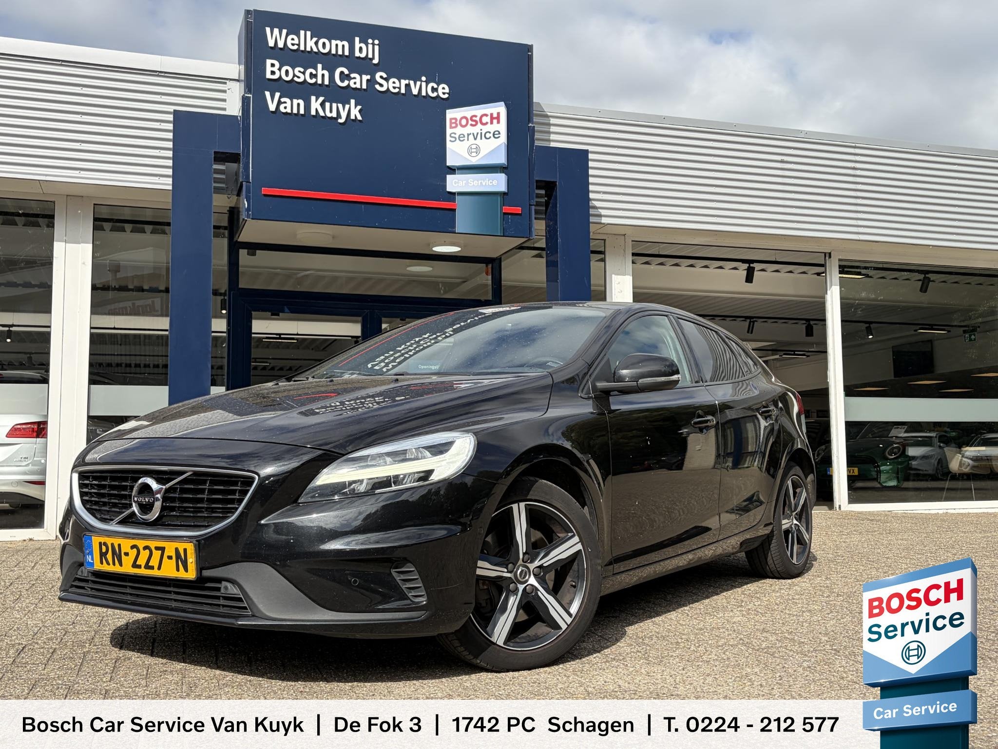 Volvo V40 2.0 T4 Business Sport / Binnenkort-Beschikbaar! /, Gebruikt, Euro 6, Zwart, 1342 kg