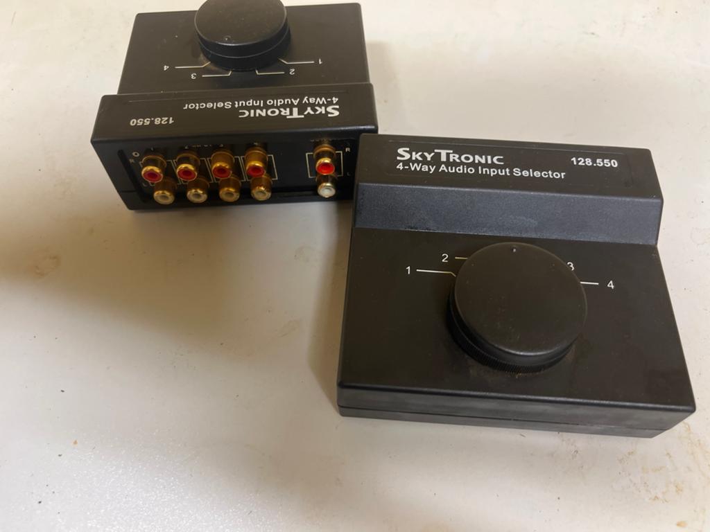 SkyTronic 4-Weg Audio Input Selector 128.550, Ophalen of Verzenden, Zo goed als nieuw