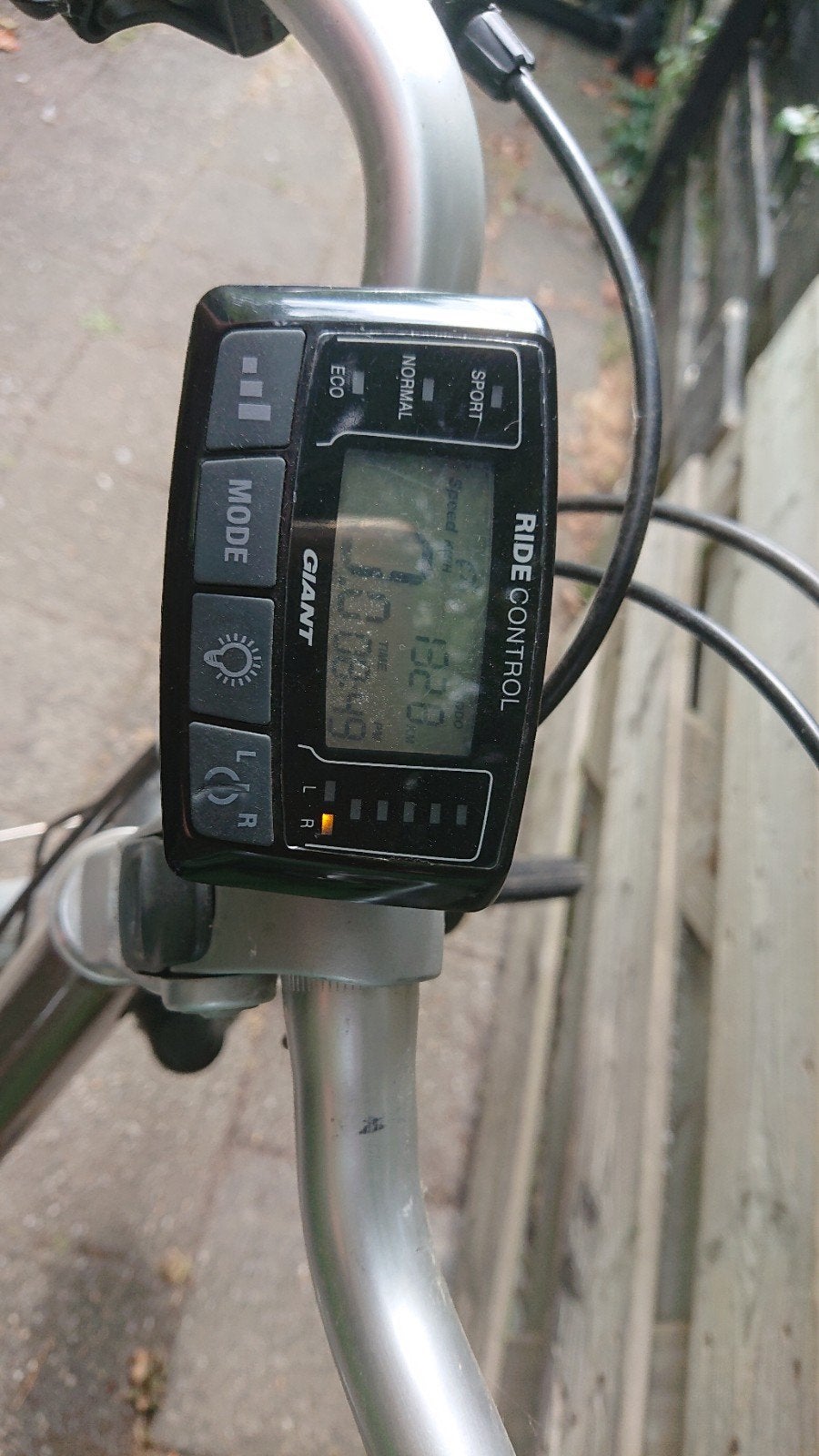 Giant Twist Double Ride control black 26v, Fietsen en Brommers, Fietsaccessoires | Fietscomputers, Ophalen, Gebruikt