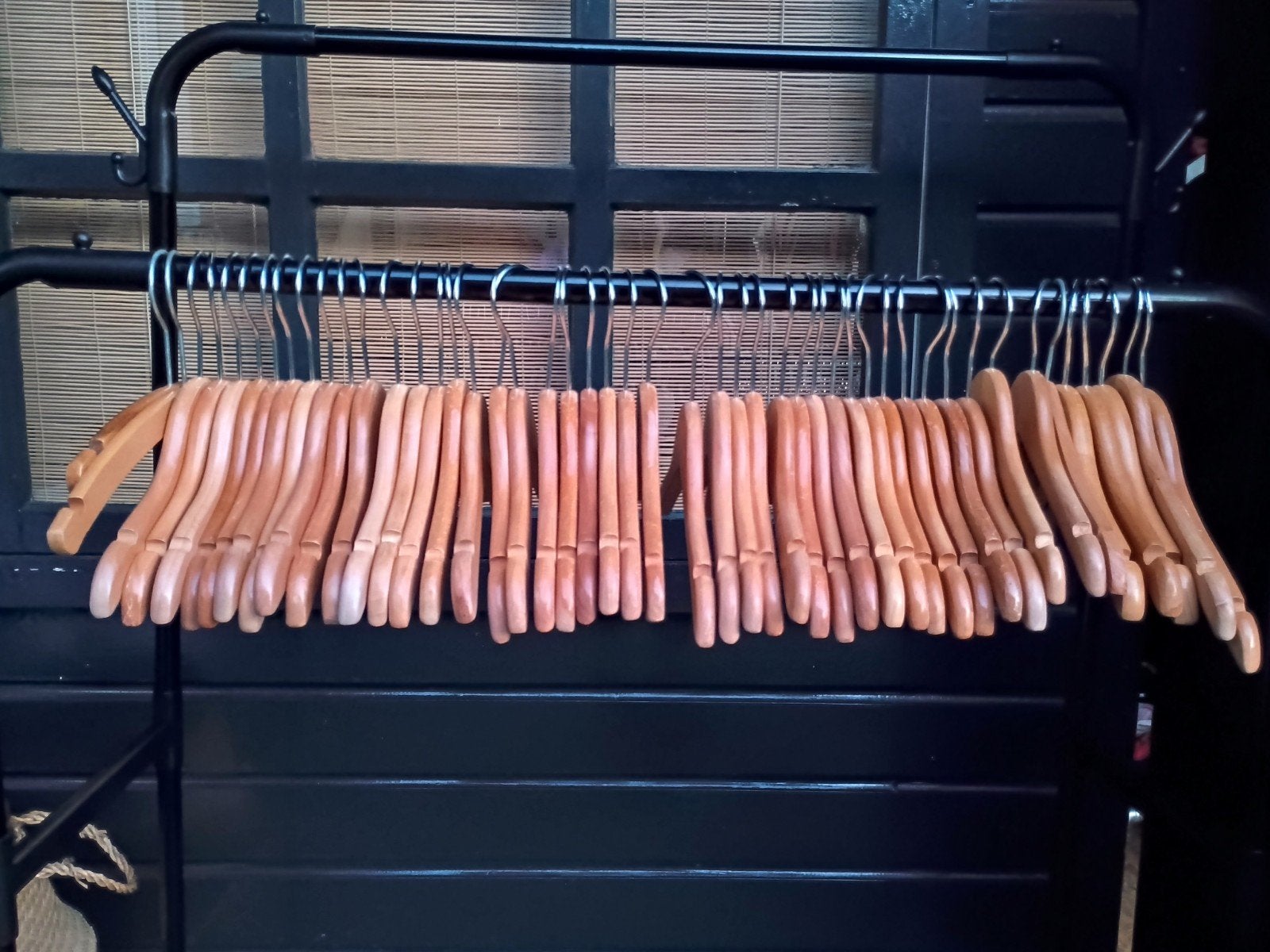 Houten Kleding hangers / kinderkledinghangers 48 stuks!, Ophalen of Verzenden, Hout