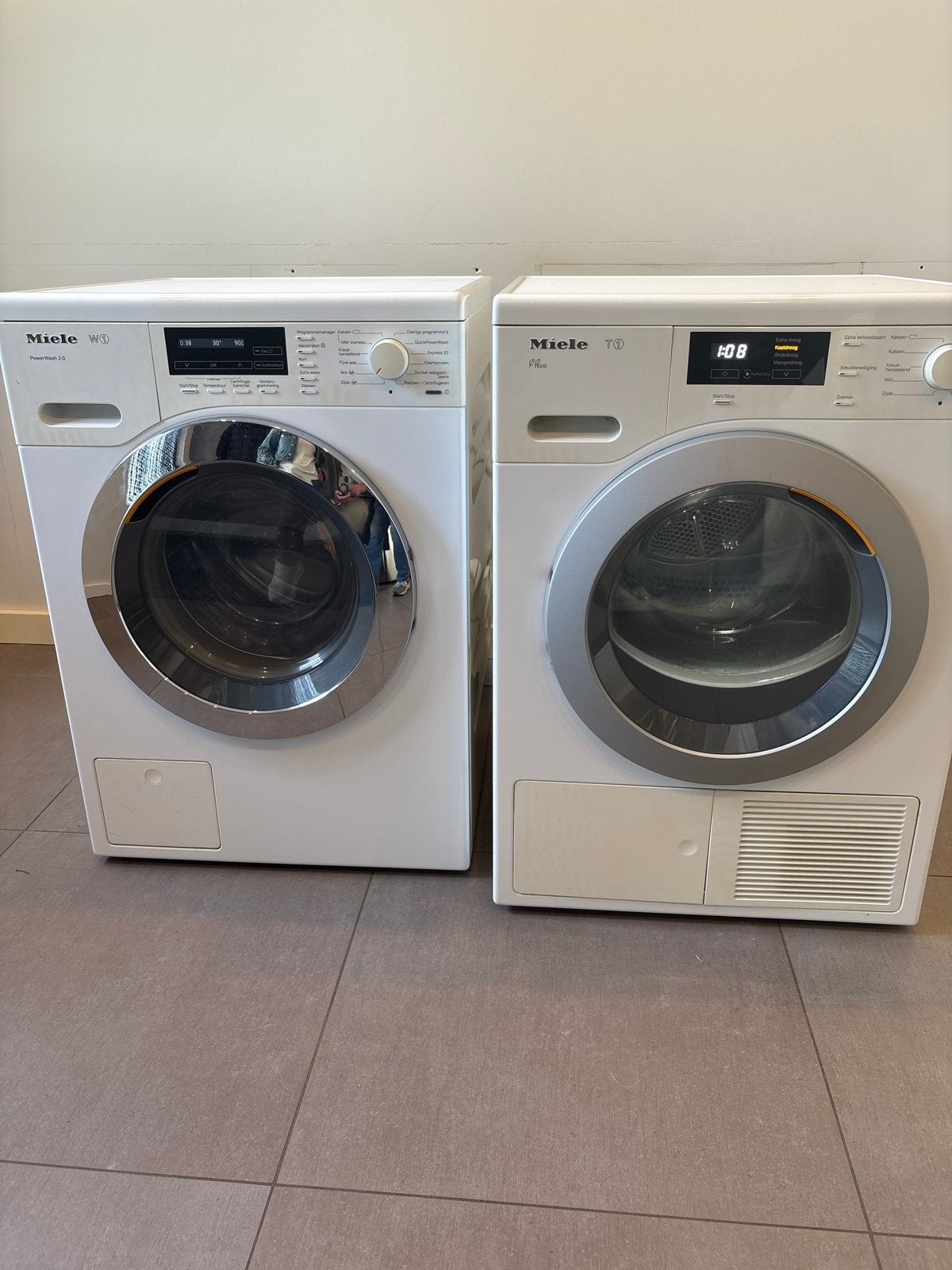 Foto 2 van MIELE Wasmachine en Warmtepompdroger - Goed Werkend