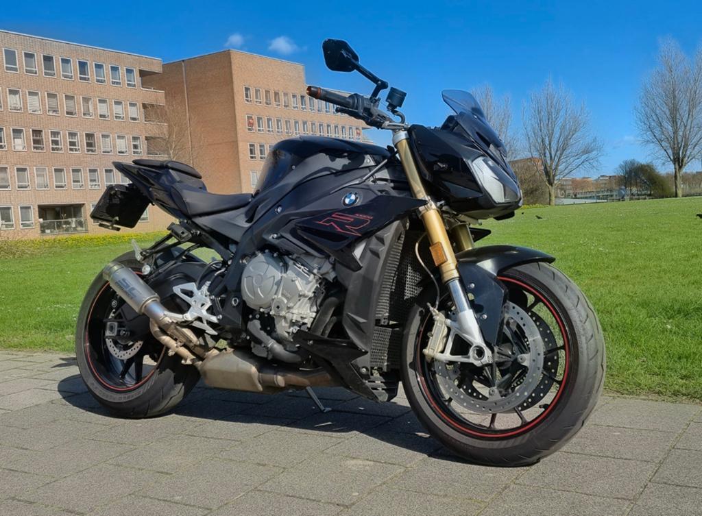 BMW S1000R gen2 bomvol opties en veel extra's, Motoren, Motoren | BMW, 4 cilinders, Motorrijbewijs A, Handvatverwarming, Particulier