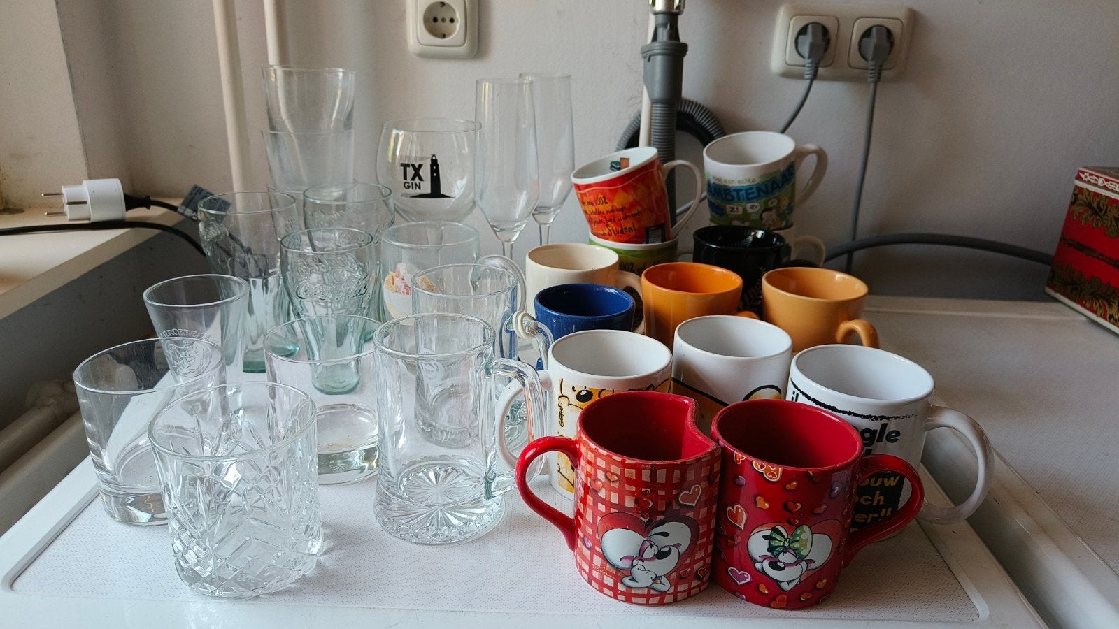 Te koop: Diverse glazen, bekers en mokken, Ophalen, Overige stijlen