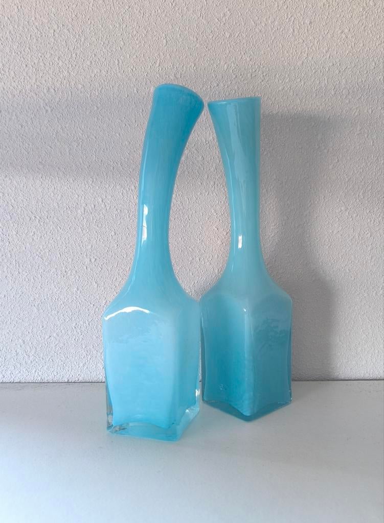 2 x aqua blauwe siervaas, Huis en Inrichting, Woonaccessoires | Vazen, Ophalen, Overige kleuren, Minder dan 50 cm, Glas