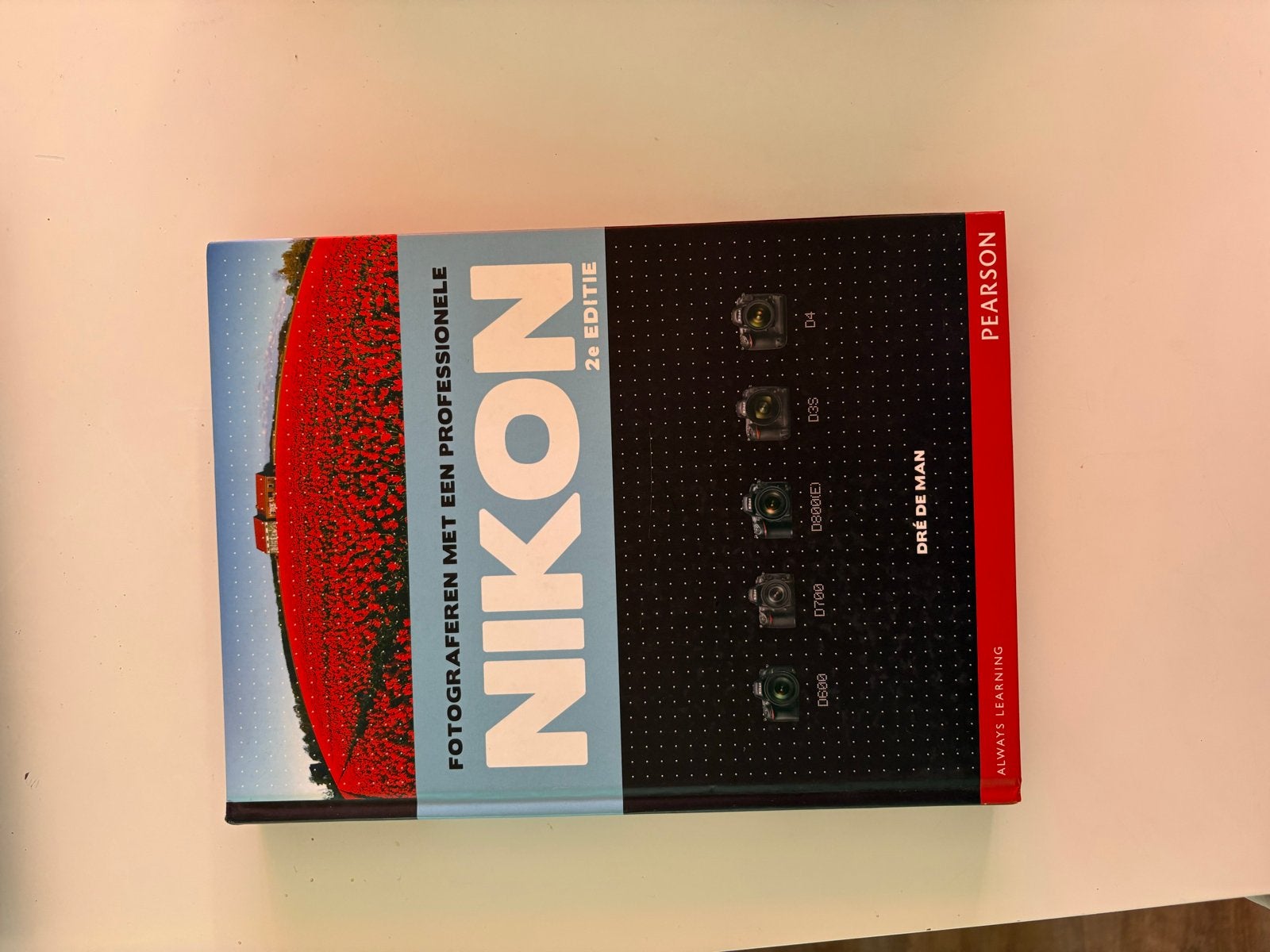 Fotografie boeken: Nikon, digitale spiegelreflex, foto's bew, Ophalen of Verzenden, Gelezen, Fotografie algemeen