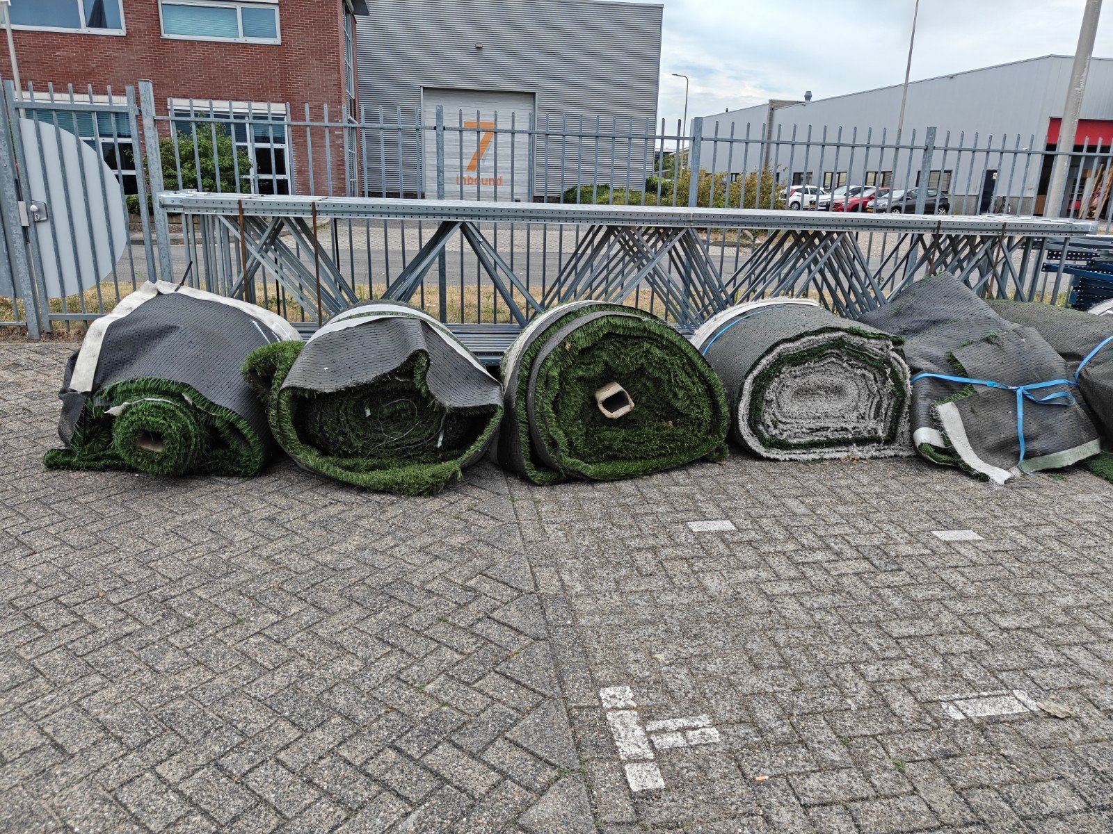 Diverse rollen kunstgras! Mooi en hoogpolig kunstgras!, Tuin en Terras, Gras en Kunstgras, Ophalen, Kunstgras, Zo goed als nieuw