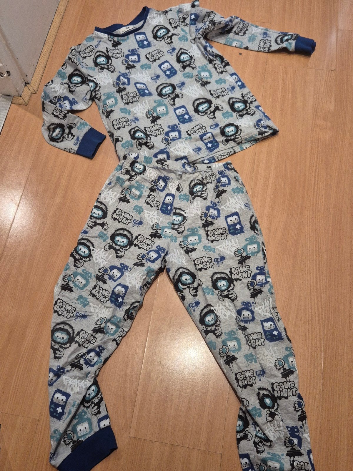 C&A Pyjama Game Night - Maat 158 (13Y/A), Kleding | Heren, Pyjama's, Ophalen of Verzenden, Zo goed als nieuw, Overige maten, C&A