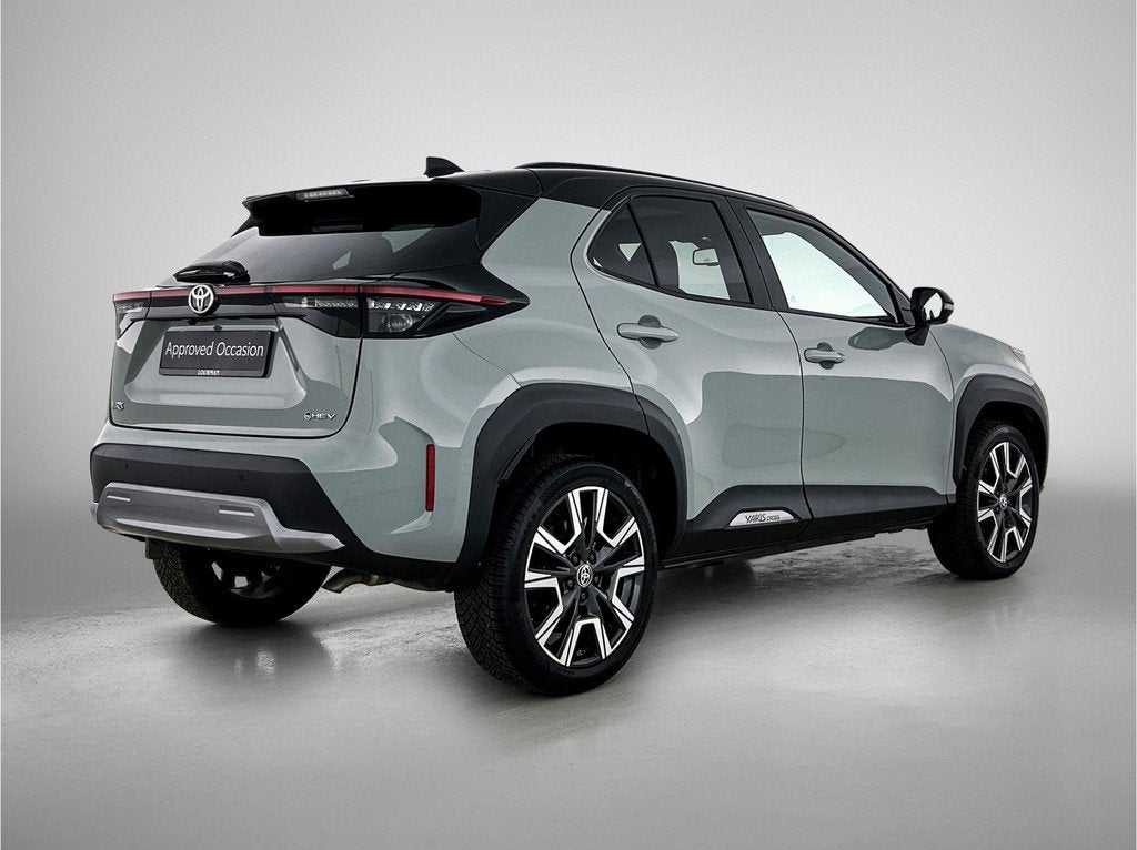 Toyota Yaris Cross 1.5 Hybrid 130 Launch Edition Innovation, Auto's, 12 maanden, 1195 kg, Gebruikt, Zwart