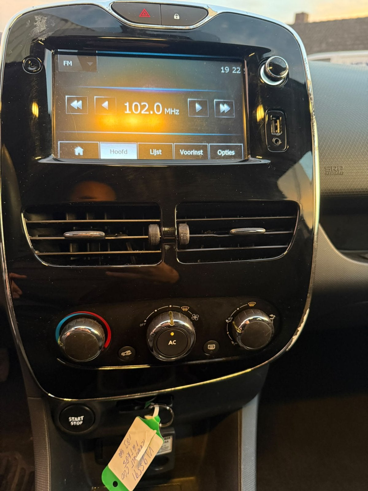 Foto 12 van Renault Clio 0.9 TCE 66KW 5-DRS 2013 Wit