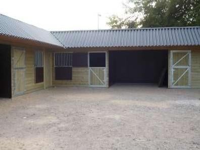 Paardenstallen voor meerdere paarden, Dieren en Toebehoren