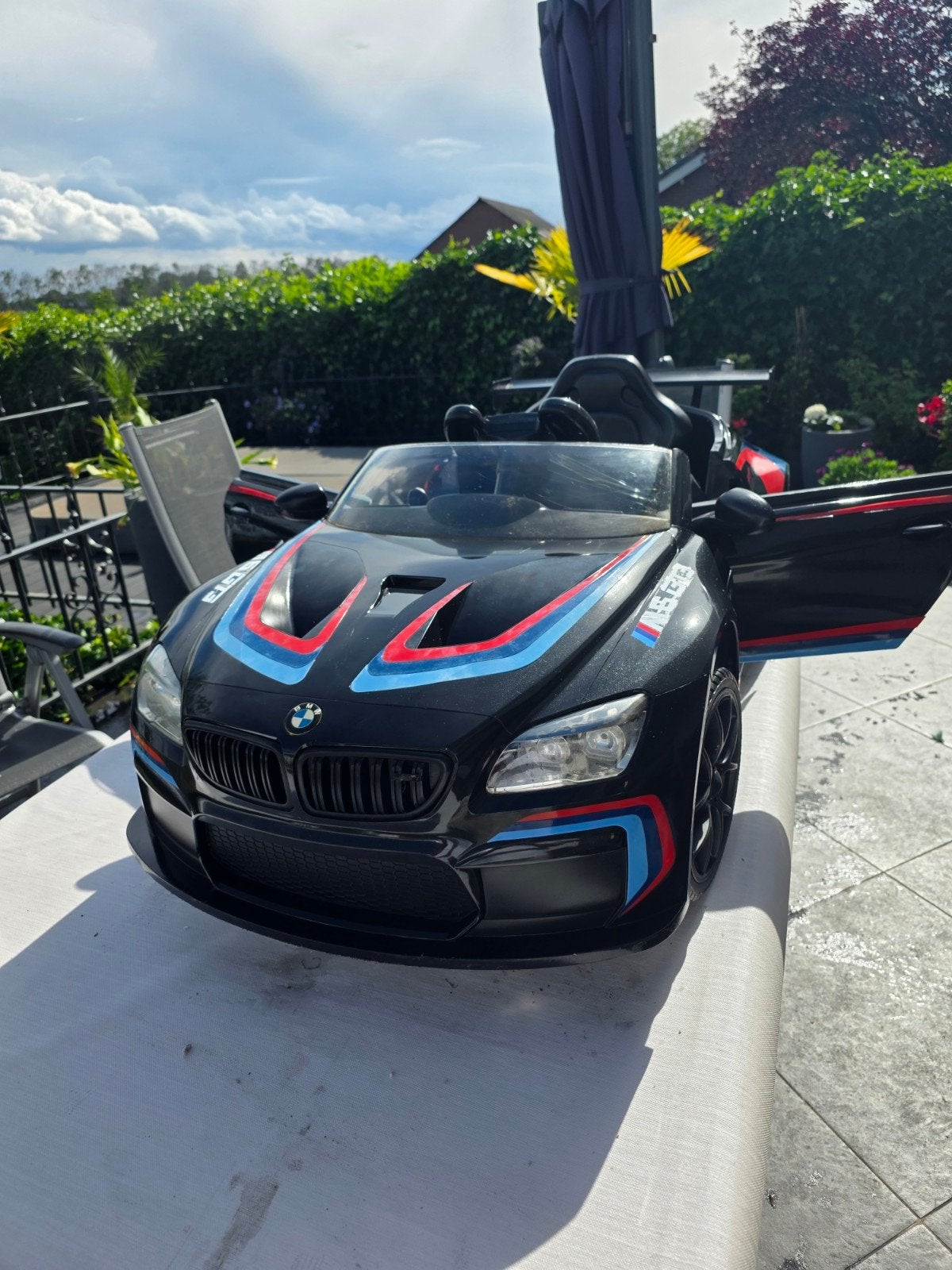 Elektrische kinderauto BMW M6 GT3 met afstandsbediening, Kinderen en Baby's, Speelgoed | Speelgoedvoertuigen, Ophalen of Verzenden