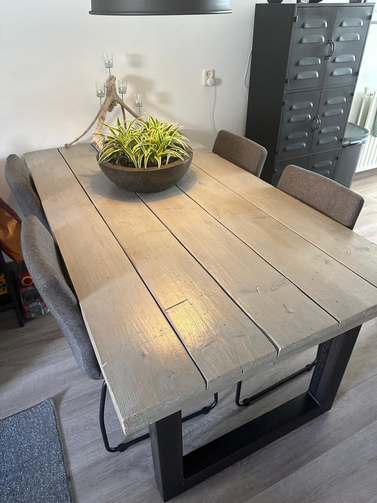 Steigerhouten tafel met staal onderstel, 200 cm of meer, Zo goed als nieuw, Rechthoekig, 50 tot 100 cm