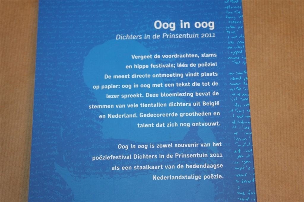 Oog in Oog — Dichters in de Prinsentuin Groningen 2011, Ophalen of Verzenden, Zo goed als nieuw