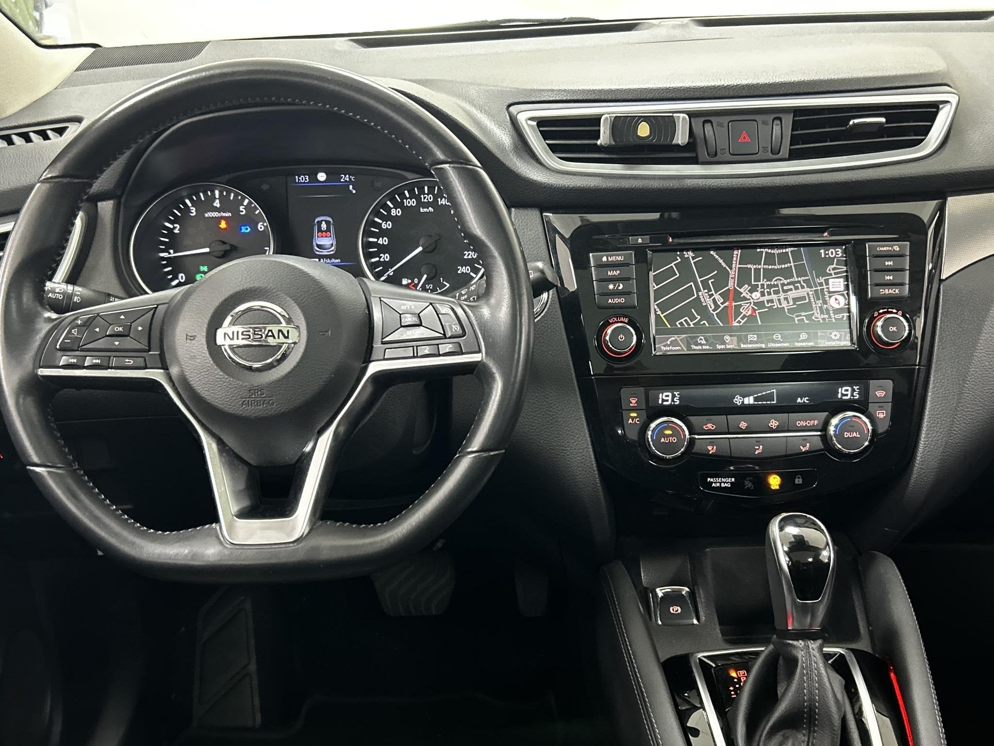 Nissan Qashqai 1.3 DIG-T Tekna PANORAMADAK | TREKHAAK | ACHT, Auto's, Gebruikt, 4 cilinders, Leder en Stof, Wit