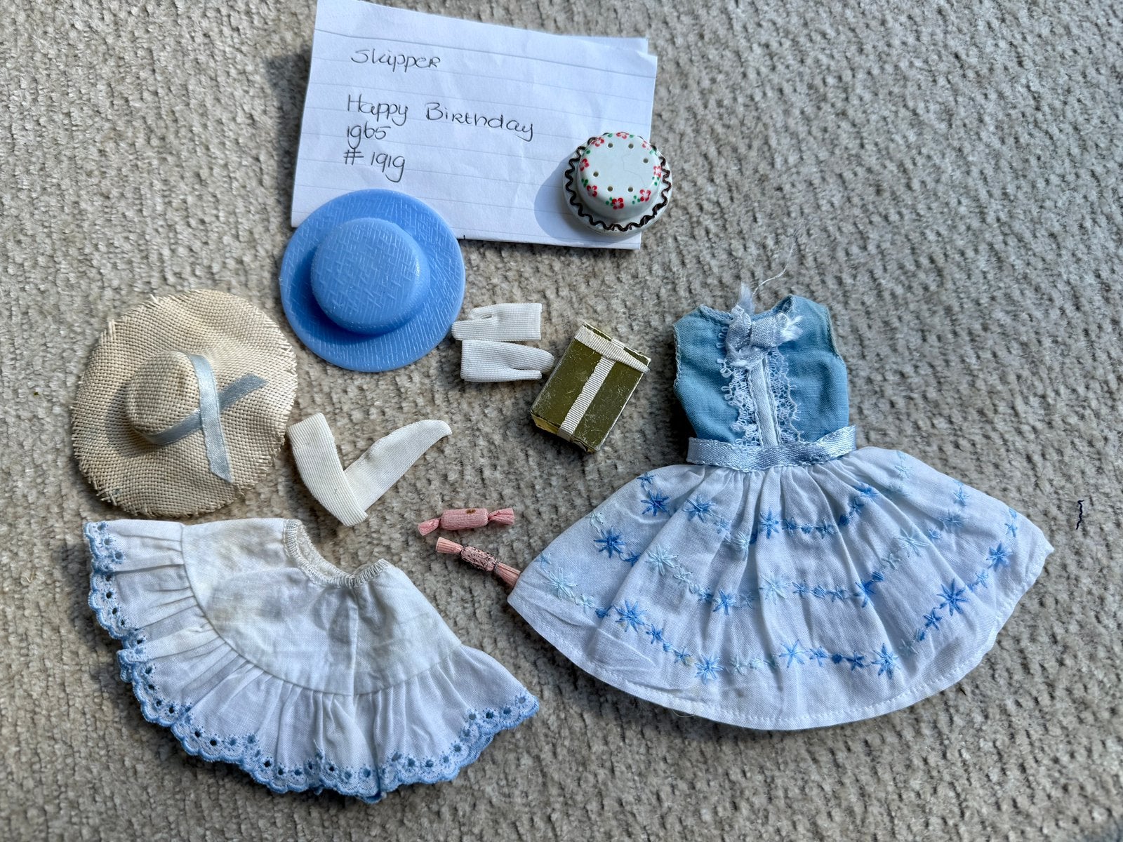 Vintage barbie kleding Skipper Happy Birthday #1919, Ophalen of Verzenden, Gebruikt, Kleertjes