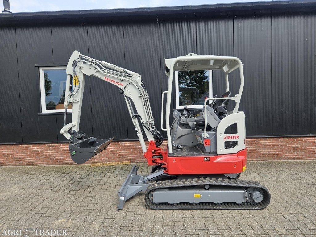Takeuchi TB325R Overjarig – 4 draaiuren, Niet opgegeven, -, Niet opgegeven, Graafmachine