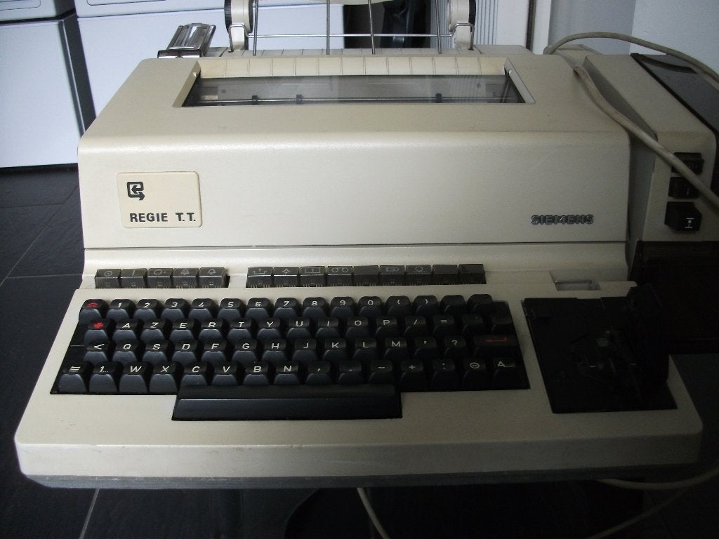 Vintage telex Siemens T1000 en T1200, Ophalen