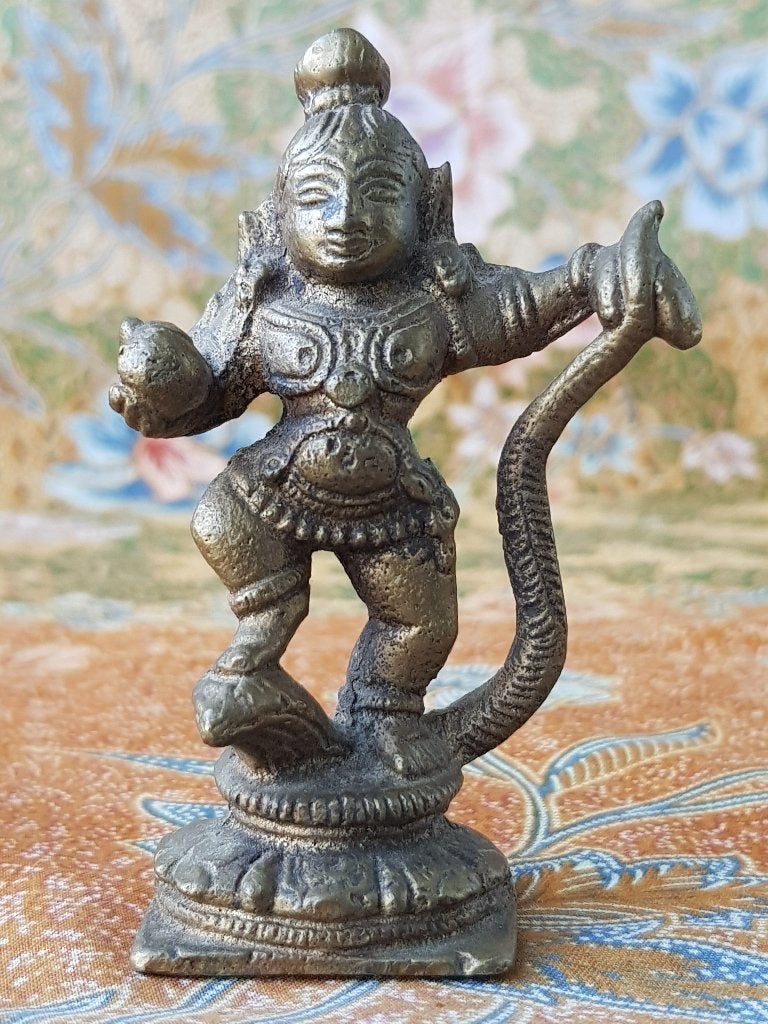 Mooi oud brons beeldje uit India met een cobra 8,8 cm., Antiek en Kunst, India, Handgemaakt, Ophalen of Verzenden, Brons